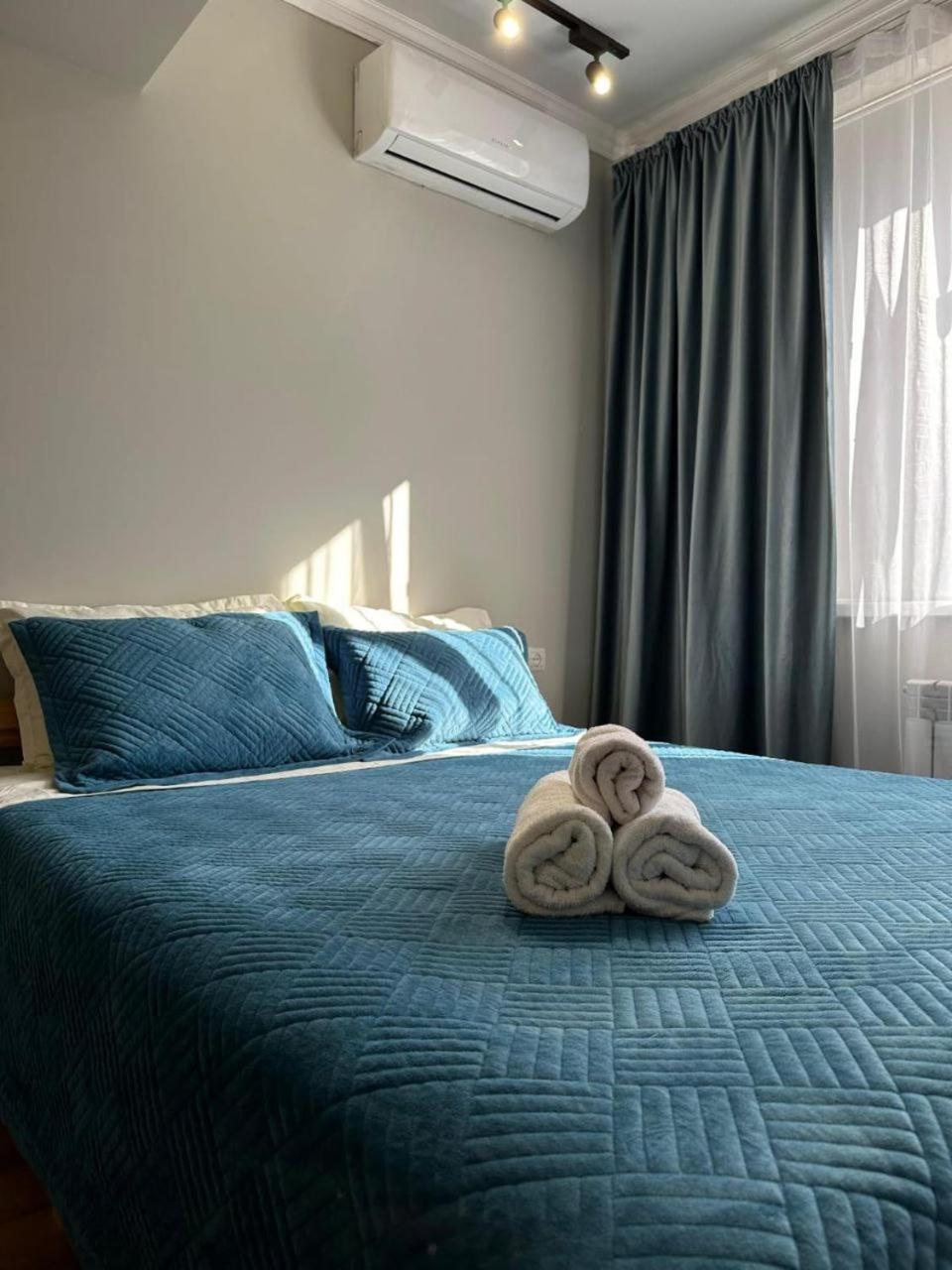 Жилой Комплекс Молодежный На Тулебаева Apartamento Almaty Exterior foto