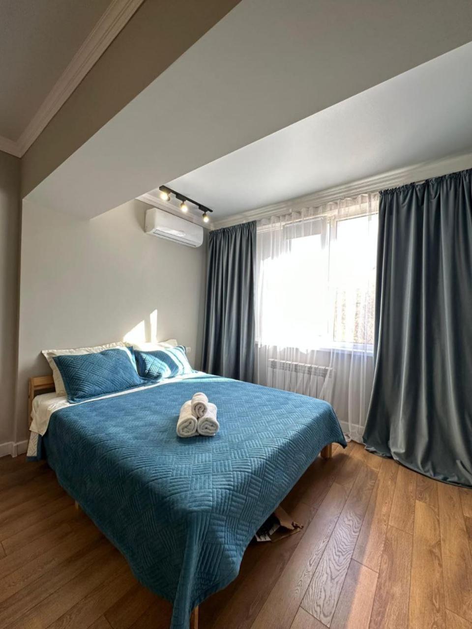 Жилой Комплекс Молодежный На Тулебаева Apartamento Almaty Exterior foto